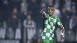 Moreirense leva a melhor no dérbi vimaranense