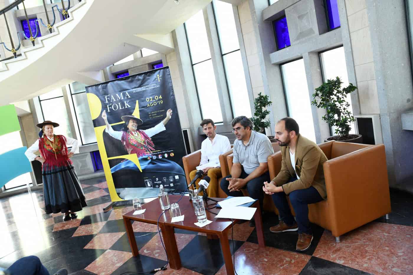 Grupos folclóricos de cinco países apadrinham estreia do Fama Folk