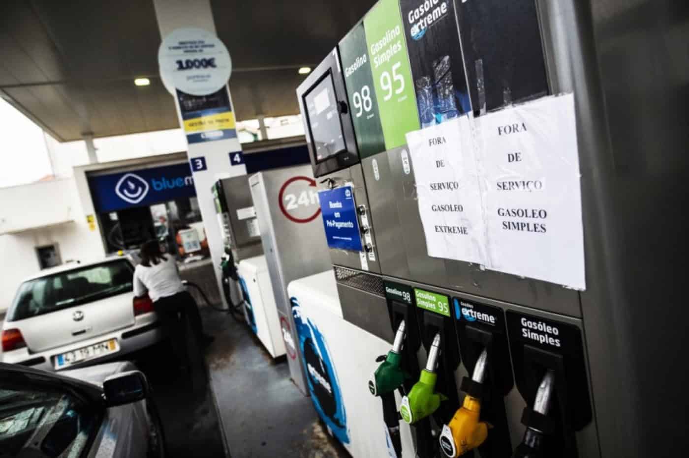 Ministro aconselha portugueses a abastecerem viaturas