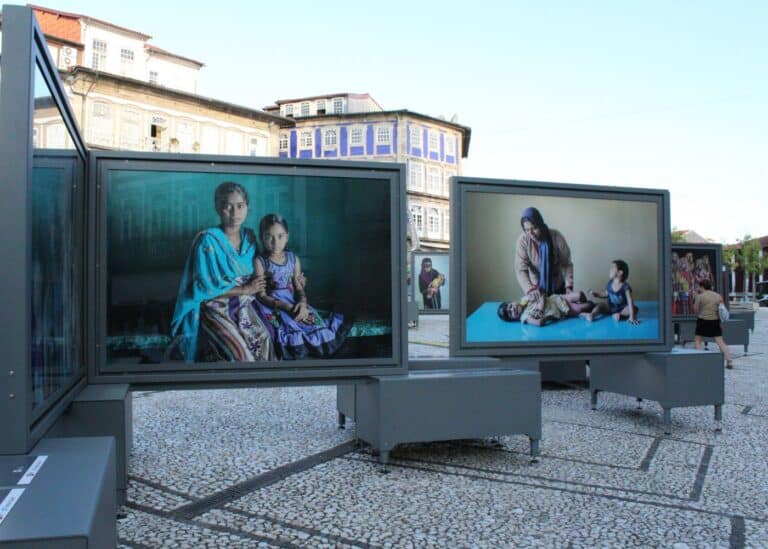 "Terra de Sonhos". Uma exposição que funde alegria e sofrimento