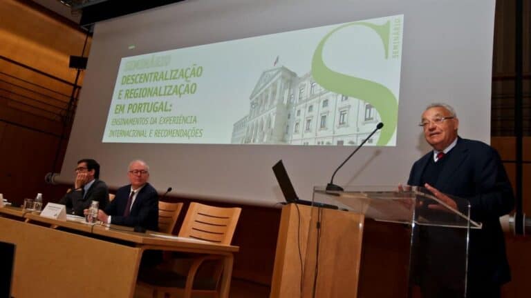 Comissão para a Descentralização defende novo referendo