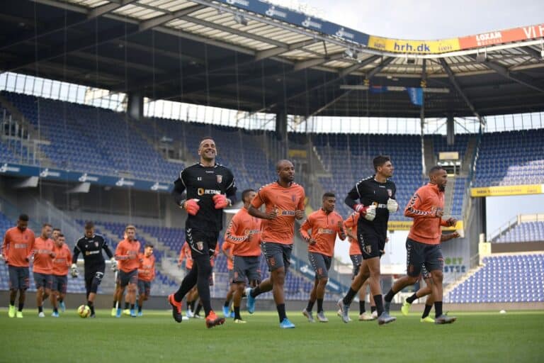 "Equipa está a precisar de um jogo oficial" - Sá Pinto