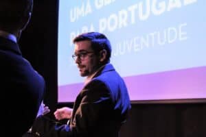 JP Braga acusa Governo de "cativar participação democrática"