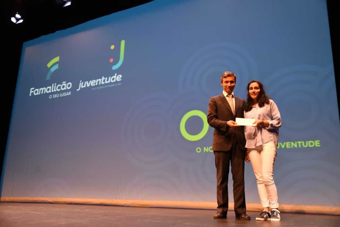 Candidaturas às bolsas de estudo do ES começam esta terça-feira