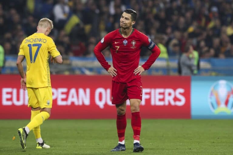 Golo 700 de CR7 não chegou para a vitória de Portugal