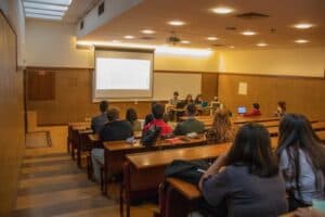 Estudantes discutem proposta de alteração aos estatutos da AAUM