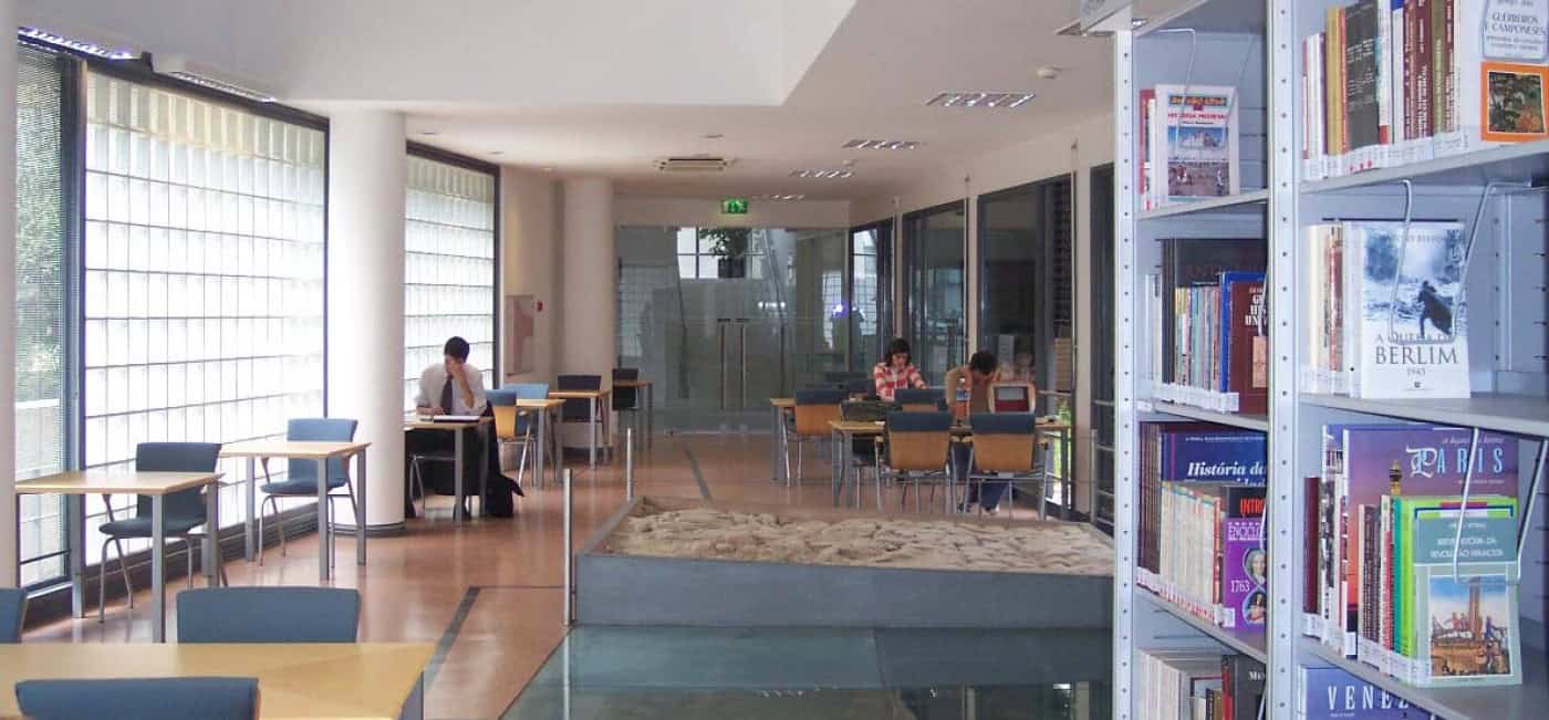 Biblioteca Lúcio Craveiro da Silva promove Pequeno Laboratório Poético