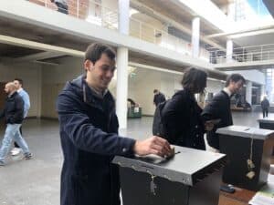 Rui Oliveira sucede a Nuno Reis; Abstenção mantém-se nos 84%