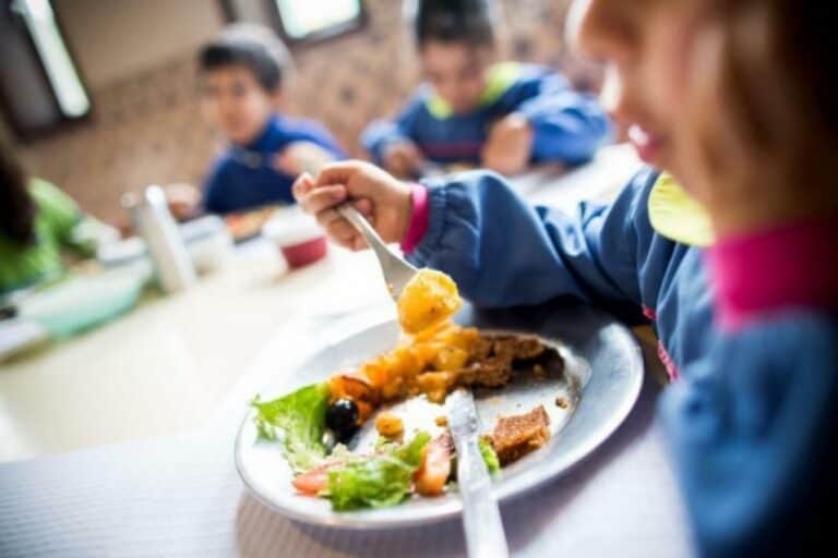 Fornecimento de refeições na EB de Frossos será feito pela Bragahabit