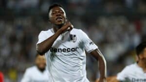 Tapsoba interessa ao Benfica. Vitória SC procura venda histórica