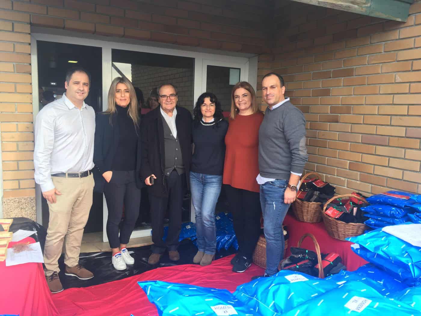 "Pai Natal" oferece uma casa aos sem abrigo no almoço da Cruz Vermelha