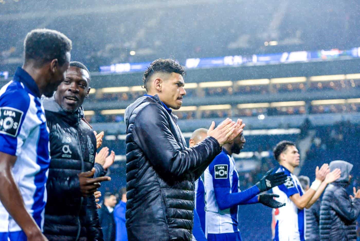 FCP vence e Sporting deixa-se empatar