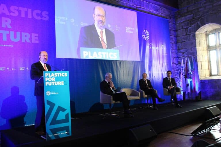 Ministro do Ambiente apela ao uso consciente do plástico