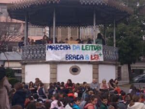Marcha da Leitura junta centenas de alunos na Arcada