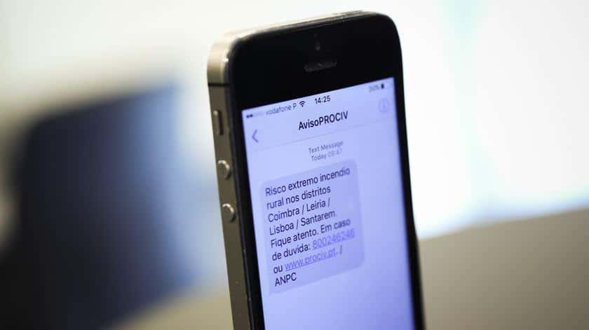 Protecção Civil prolonga alerta vermelho até quarta-feira