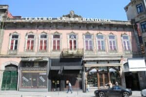 Livraria Lello compra Teatro Sá da Bandeira