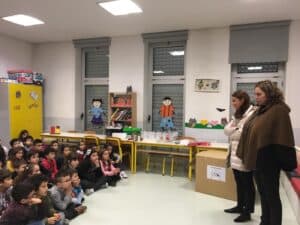 CMB distribui kits de ciência pelas escolas básicas