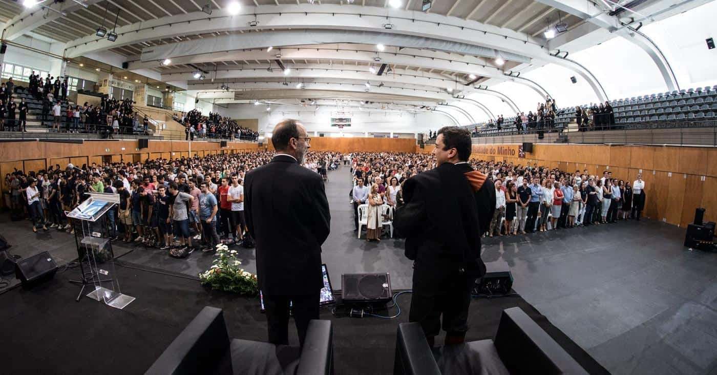 Os alunos da UMinho passam muito tempo na sala de aula?