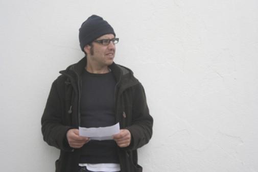 Carlos No apresenta a primeira exposição individual