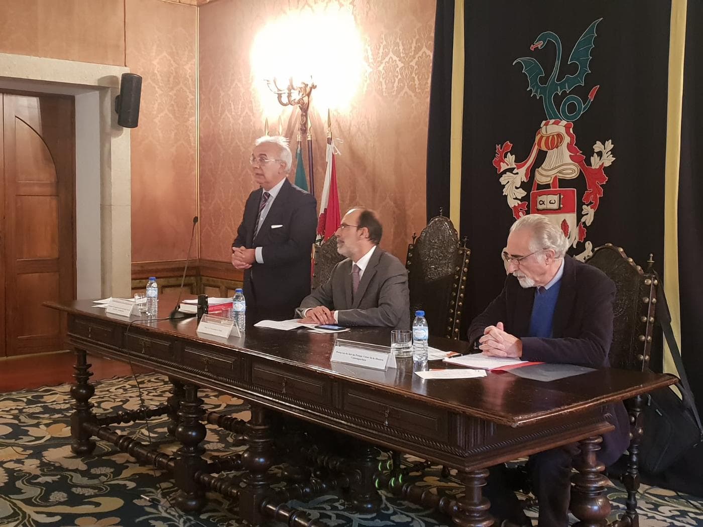 Emanuel Cameira e Avelãs Nunes recebem Prémio Victor de Sá