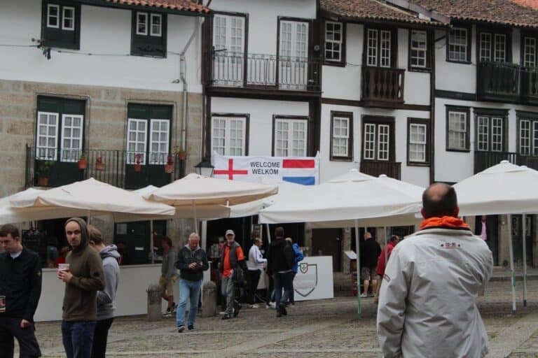 Guimarães veste branco e laranja: hoje há Liga das Nações