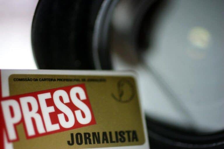 Liberdade de imprensa "está longe do ideal" - Luís Santos