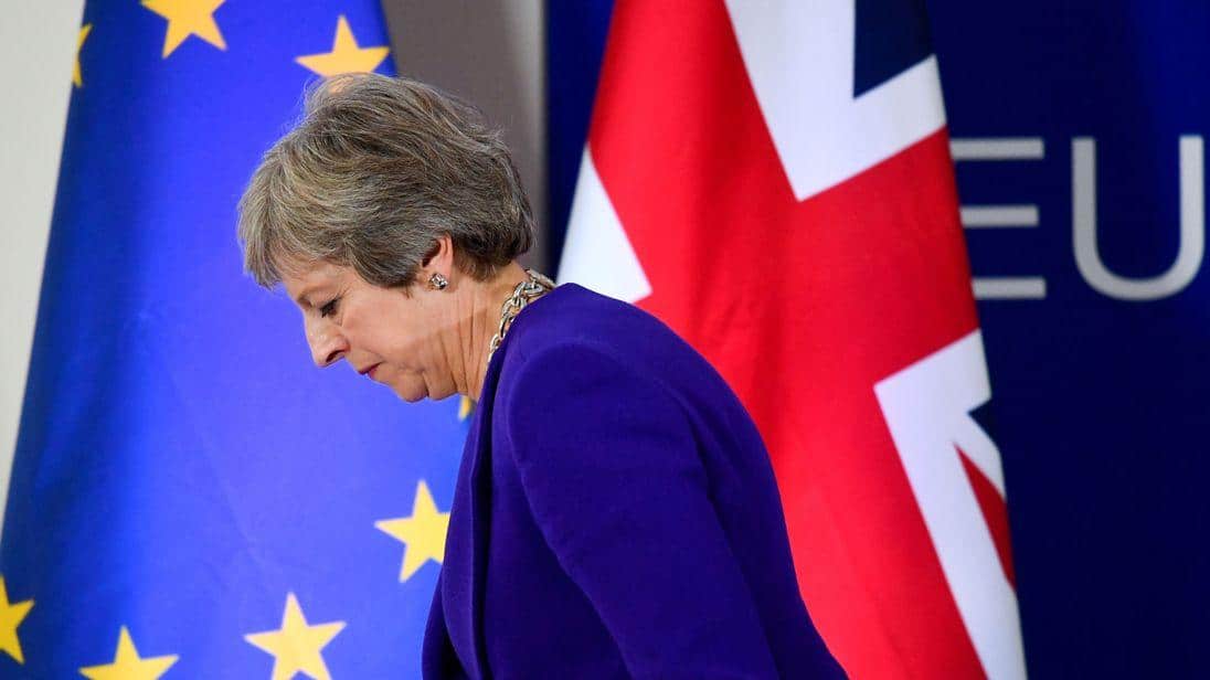 Theresa May pede adiamento do Brexit para 30 de Junho