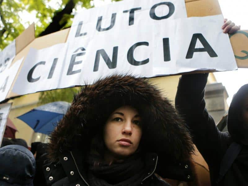 Bolseiros vão dizer a Marcelo que "lei tem de ser aplicada"