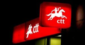 CTT: 8600 assinaturas levadas à Assembleia da República