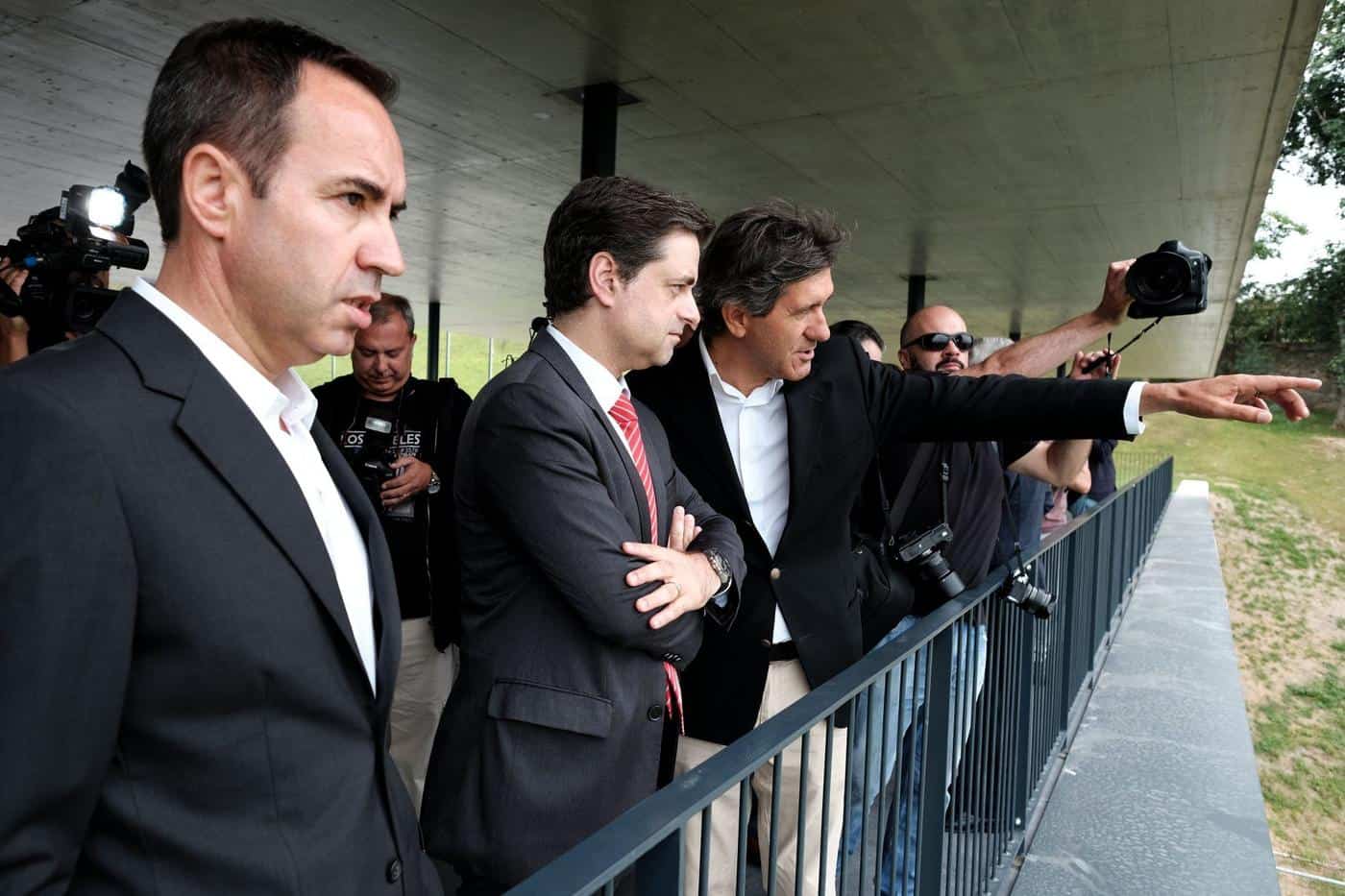 SCB e CMB trocam comunicados no Facebook