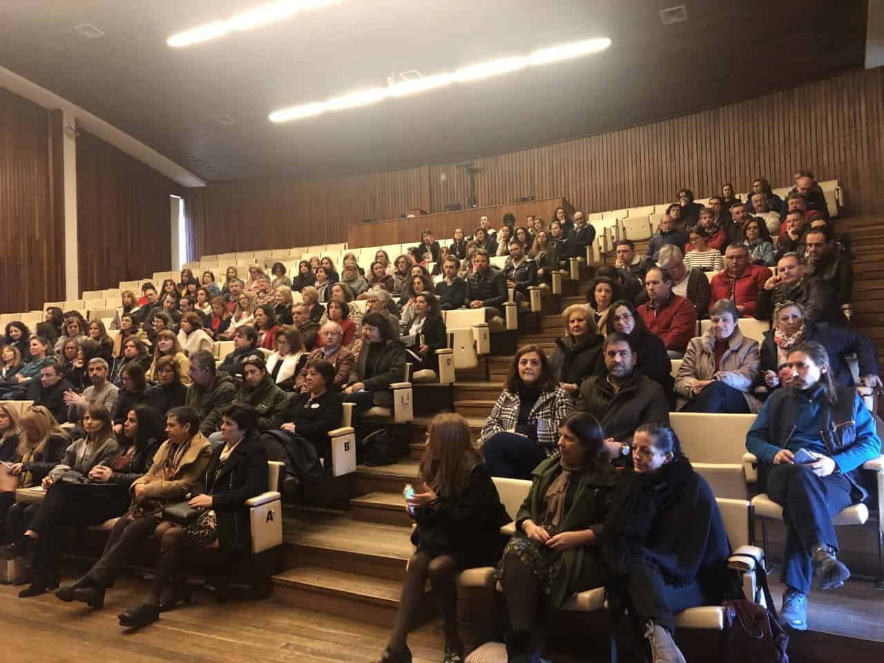 Prof. acreditam no Parlamento para recuperar anos de serviço