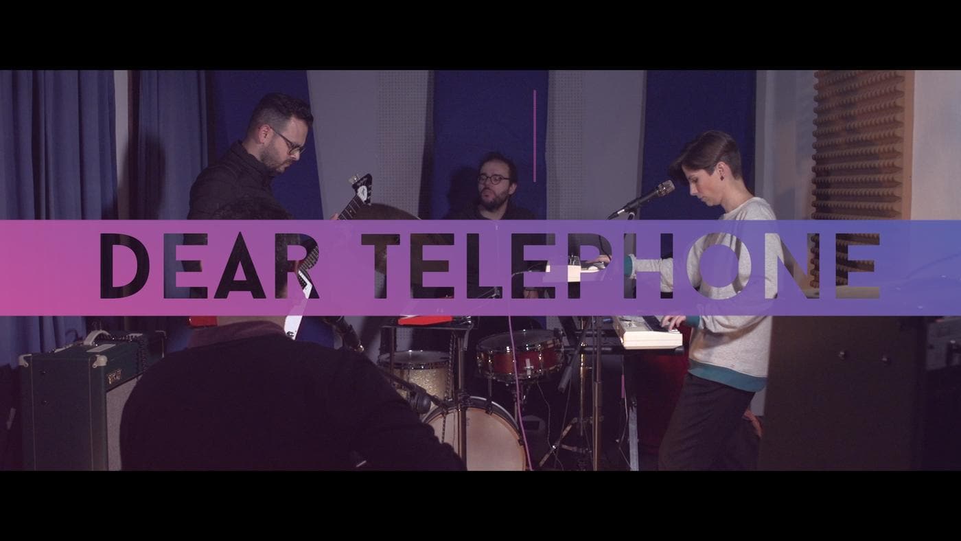 Dear Telephone, punk e uma "cena" que não existe em Barcelos