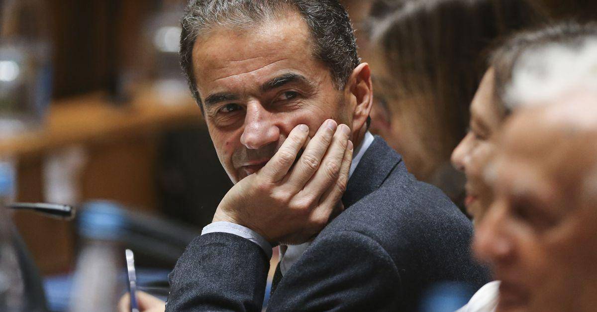 Governo devolve verbas às universidades