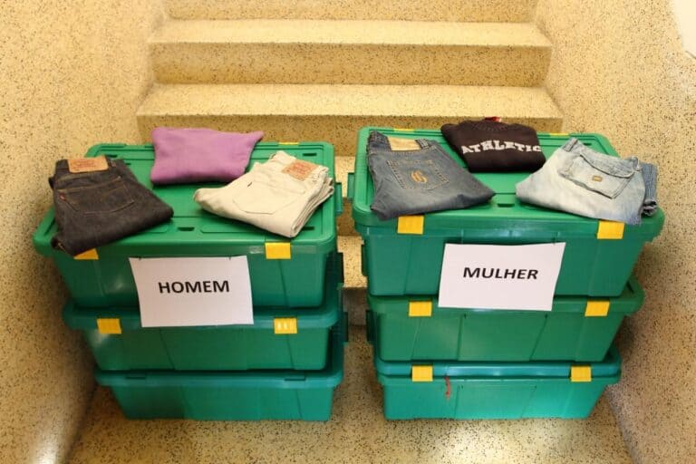 SASUM e AAUM promovem recolha de roupa solidária