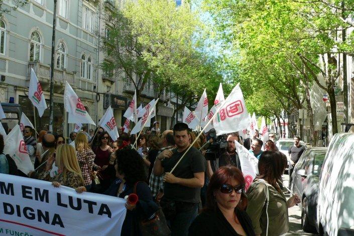 150 técnicos de educação do Norte rumam a Lisboa