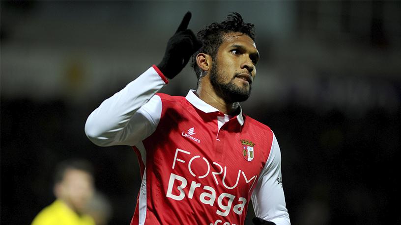 Sporting de olhos postos em Dyego Sousa