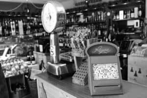 Chegou o fim-de-semana para fotografar lojas com história