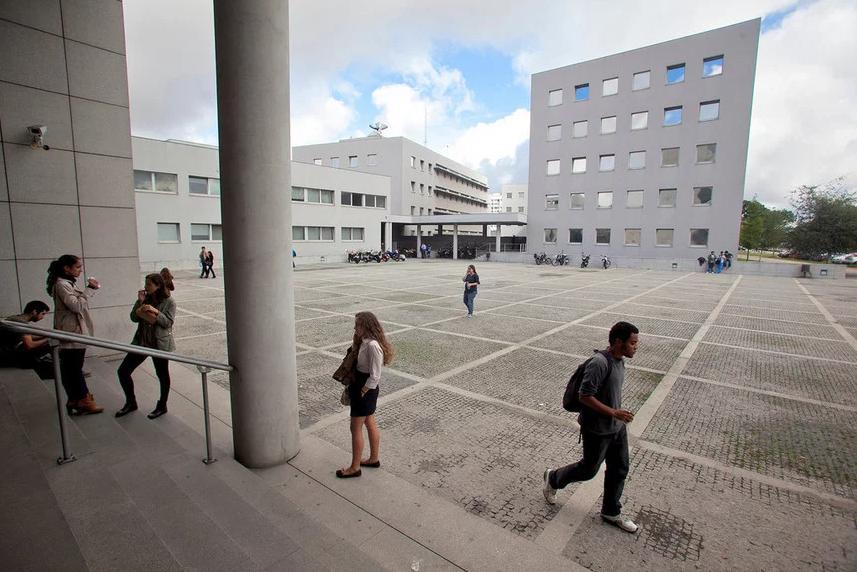 Fim das propinas: boa medida ou populismo?