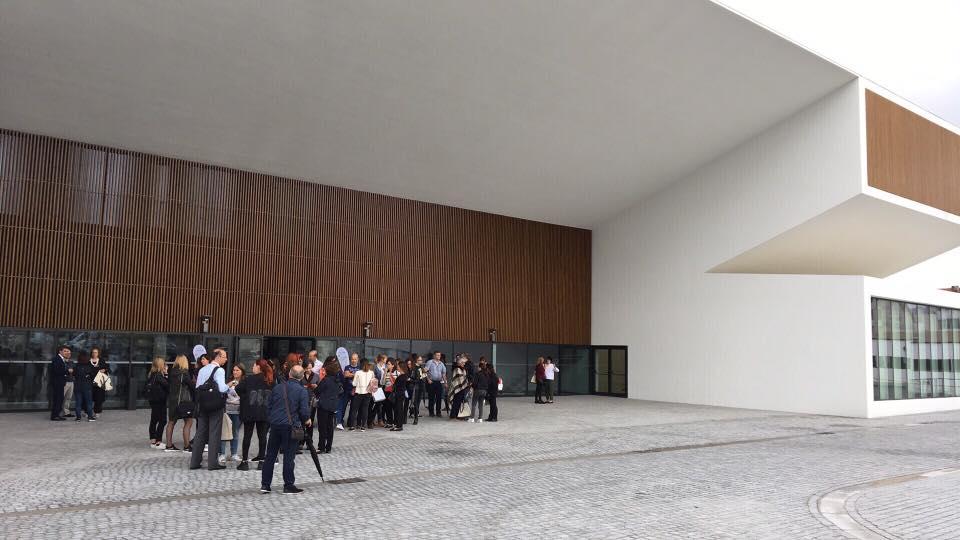 Professores pedem "respeito" e reivindicam direitos