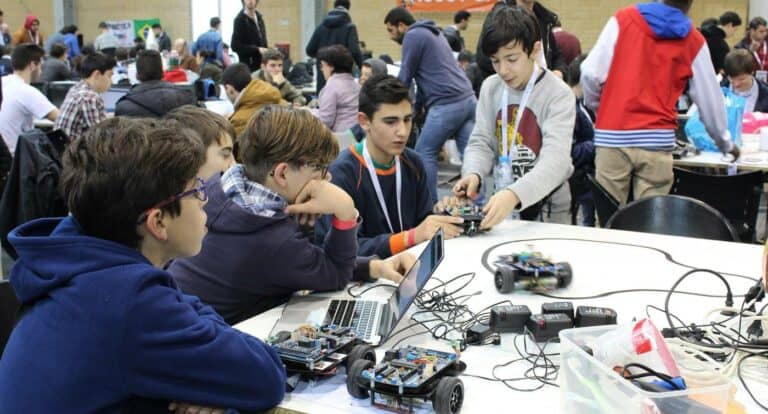 UMinho recebe maior evento Educacional de Robótica do Mundo