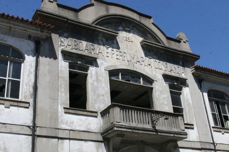 CMB chama interessados na compra da Confiança a 30 de Abril