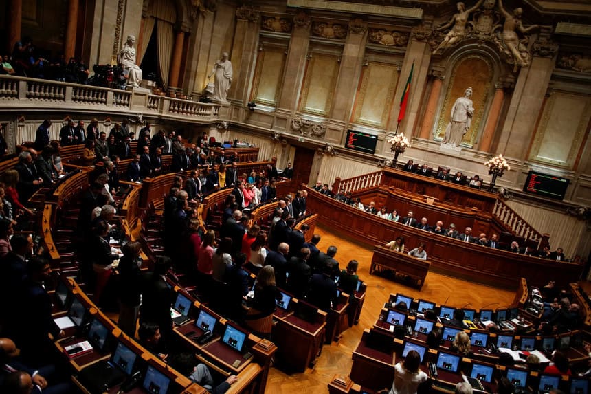 OE 2018 aprovado com votos a favor de PS, PCP, BE e PAN