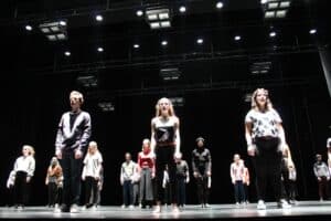 40 intérpretes dançam e cantam no "Humanário" de Rui Horta