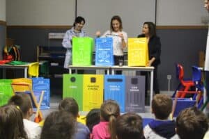 Câmara de Guimarães distribui ecopontos pelas escolas