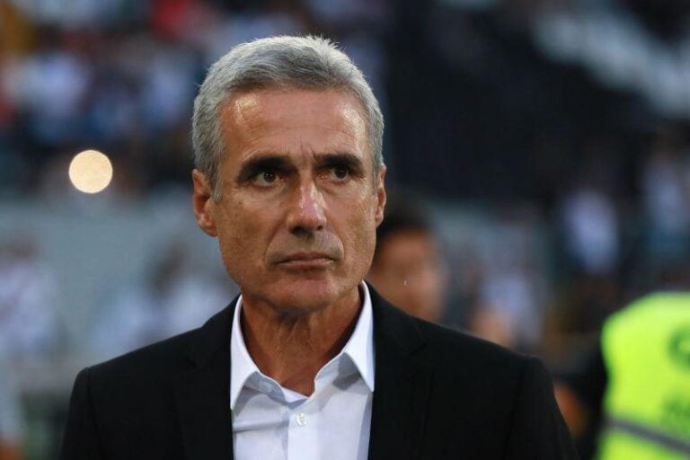 Luís Castro e a arbitragem: "Vocês vêem aquilo que eu vejo"