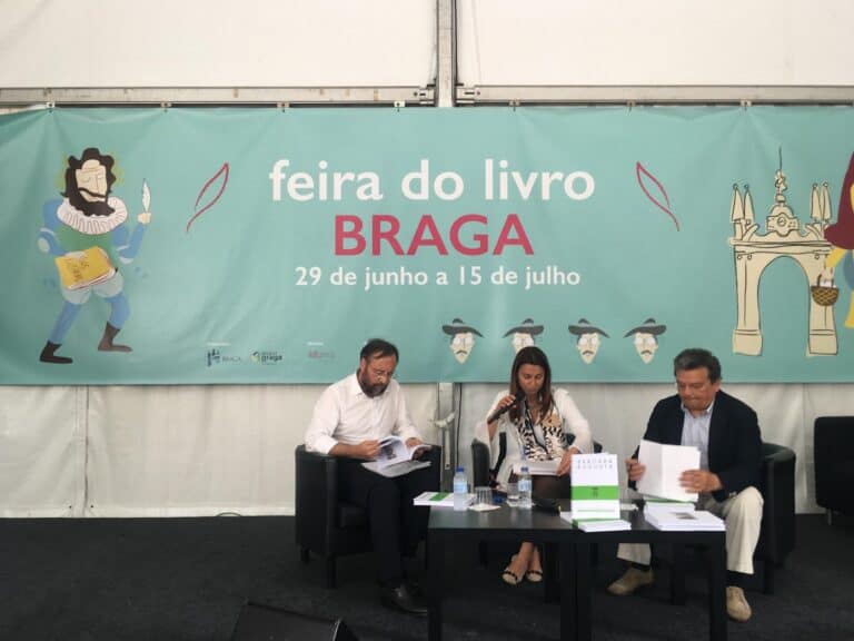 Revista Bracara Augusta lançada na Feira do Livro