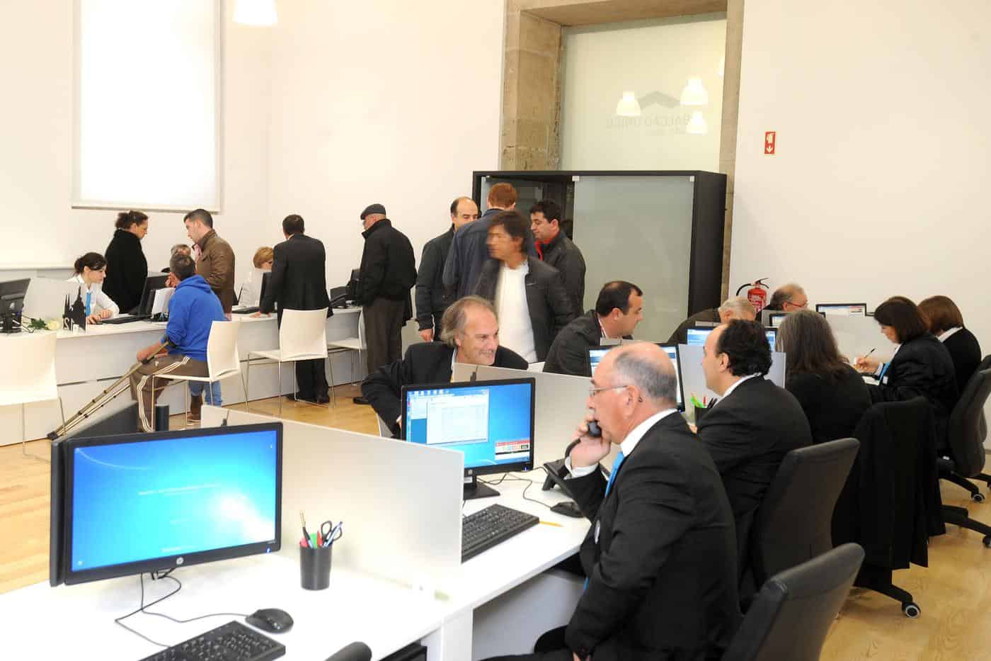 Balcão único encerrado na última quinta-feira de cada mês