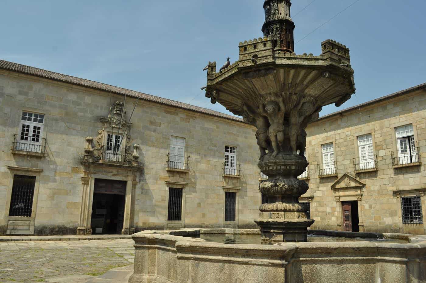 Honoris causa para Laborinho Lúcio e Frei Bento Domingues