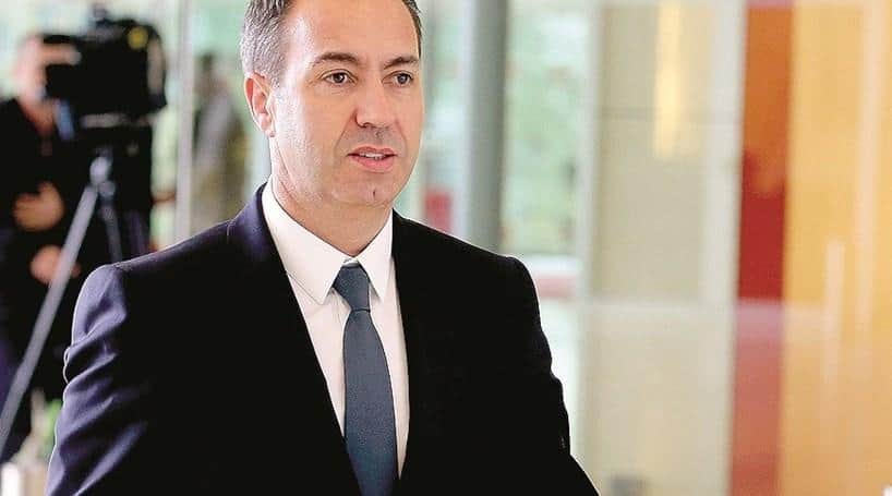 António Salvador exige investimento no VAR