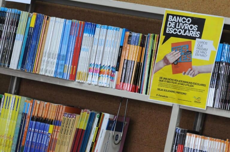 Famalicão relança campanha de recolha de manuais escolares